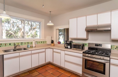 Beaufort House | Waterfront Farm- 1.5 Miles from Downtown Beaufort