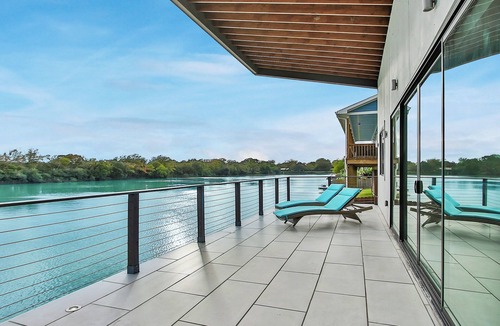 El Lago House | Waterfront home - Seabrook w/Soaring ceiling, Lake view, WeeklyStay