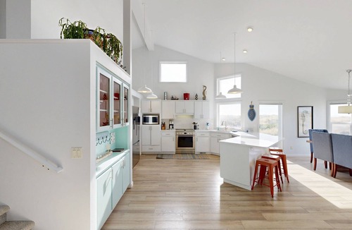 Bayshore House | Waterfront Home w/Private Hot Tub, Ping-Pong, Free WiFi, & Washer/Dryer