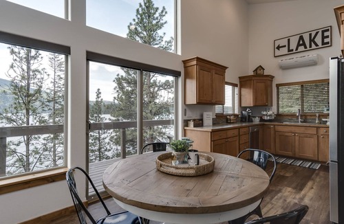 Bayview House | Waterfront house in Bayview! Boating, fishing, amazing views, 12mi to Silverwood