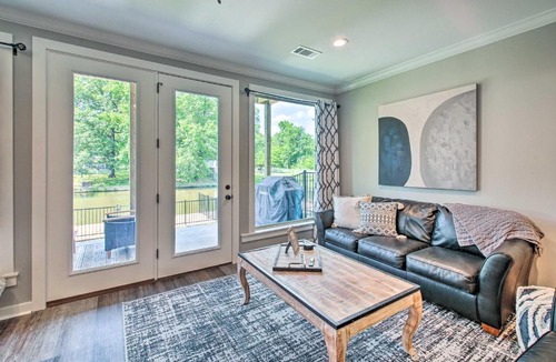 Lake Hamilton House | Waterfront Lake Hamilton Home Dock and Grill!
