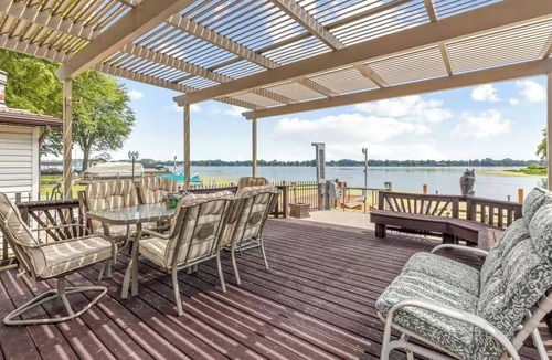 Lakeview House | WATERFRONT❤️Orchard Inn❤️Walk 2 Beach/Park/Rentals
