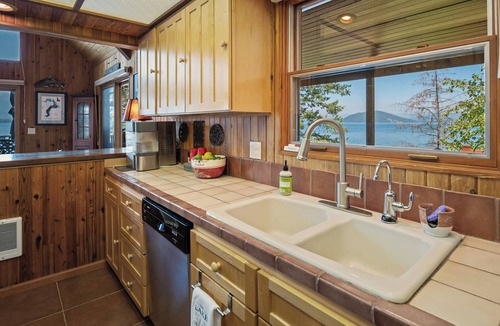 Sandpoint House | Waterfront Retreat Sleeps 16 w/Guest House & 2 Docks