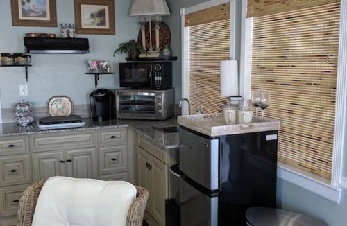 Bacliff Apartment | Waterfront Suite on shared property w/275' fishing pier and private hot tub