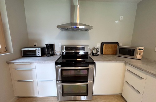 Sooke House | Waterfront Suite with Private Beach