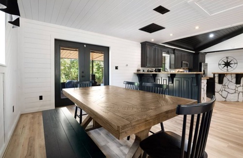 Brookeland House | Waterfront @ Tiger Creek Retreat Sleeps 16