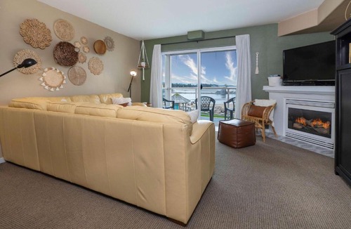Lincoln City House | Waters Edge 304