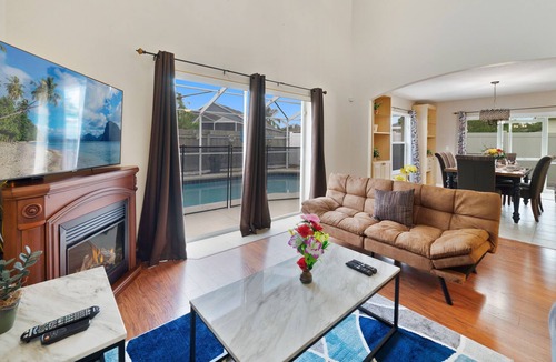 Bridgewater Crossing Villa | Waterside Escape - South-Facing Pool, 15 Minutes to Disney