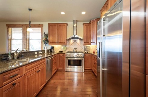 Lakeside Condo | Waterside Retreat