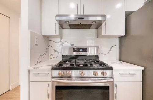Yaletown Condo | WaterView, 2 Bdrm, 2 bath, Gym, Pool