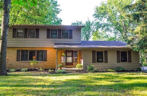Lima House | Weekly or monthly. Doctors/nurses, refinery, out-of- town contractors welcome.