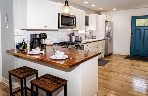 Indianapolis House | Welcome Race Fans! - Oversize Parking - Firepit - Mural - West Indy - Brownsburg