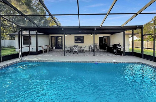 Apopka House | Welcome To Dreamland Over 1 acre of private living