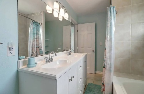 Rockport House | Welcome to G&J Paradise, a charming 3 bedroom, 2.5 bath home in Holiday Beach