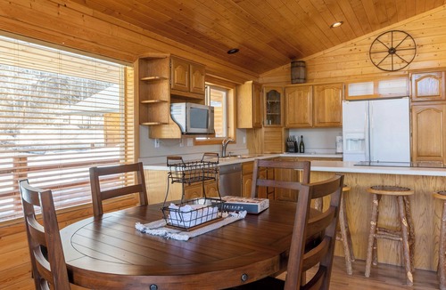 Alpine House | Welcome to Lucky Cub Ranch!