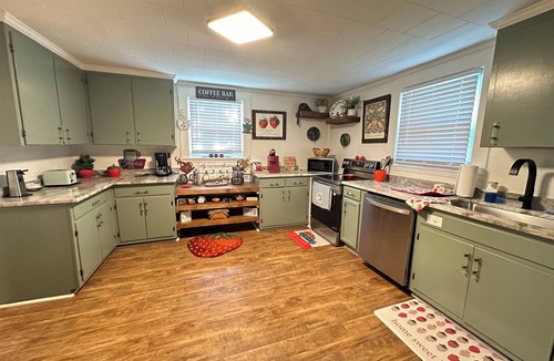 Kershaw House | Welcome to Nana's Strawberry Fields Retreat: 5 miles from Carolina Motorsports!