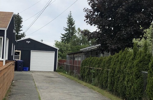 West End House | Welcome to S. Rochester in Tacoma! 2BR, 1BA house!