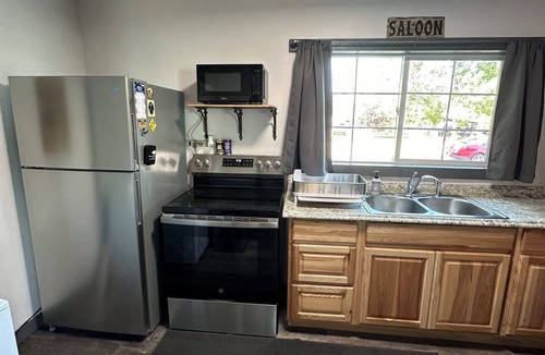Hulett House | Welcome to The Hulett Hideout in historic downtown! Walk everywhere!