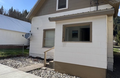 Mullan House | Welcome to your Idaho Adventure. Perfect for all your Winter Activities.