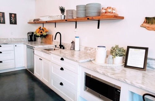 Leavenworth House | Welcome To Your Perfect Group Retreat! Sleeps up to 26 Hot Tub Pet Friendly!