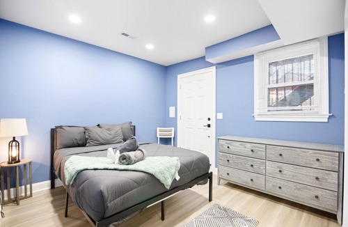 H Street Corridor Apartment | Welcoming 1-bedroom apartment in Washington DC. Free Parking Pass