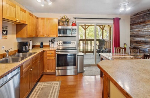 Red Lodge Condo | Welcoming 2-bedroom condo 6.1 miles from Red Lodge Mountain Ski Resort
