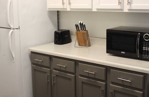 Ames Apartment | Welcoming 4BR near ISU with Pool