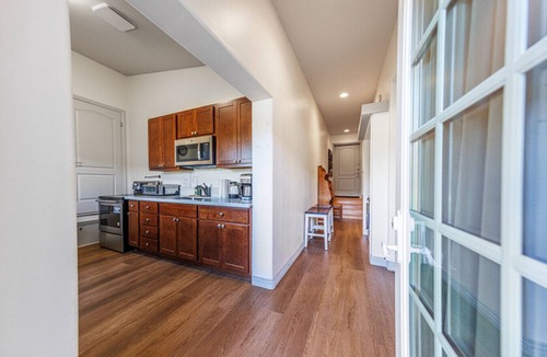 Madrona Condo | Welcoming and Spacious 2-Bedroom Suite in Central Torrance, California