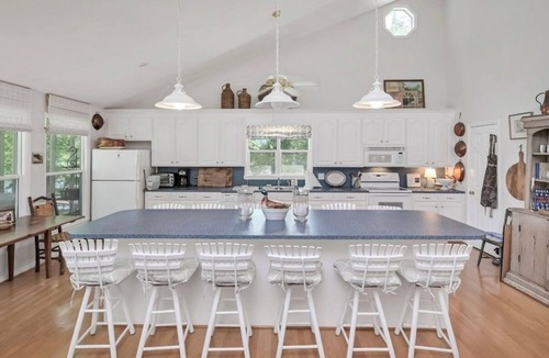 Ridgeway House | Well-appointed 5-bedroom, 5 bathroom house on gorgeous Lake Wateree with AC