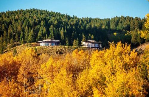 Ashton House | West Cabin- Yellowstone Family Retreat- Sled Hill