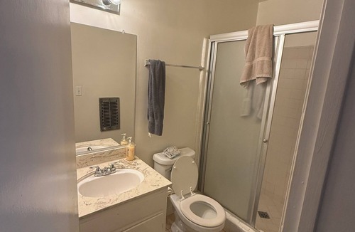 Sawtelle Apartment | West LA Wold Cup Hideaway