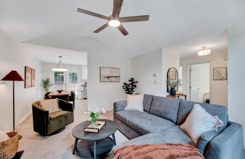 Northwest Raleigh House | WestBorough Hideaway Fenced Yard 3B Central