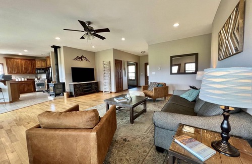 Greybull House | Wheels Up Cottage at Ever Sky Ranch, THE VIEWS!