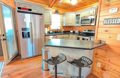 Sautee Nacoochee Cabin | Whispering Creek Cabin – Peaceful, Hot Tub, Firepit & Mountain Escape