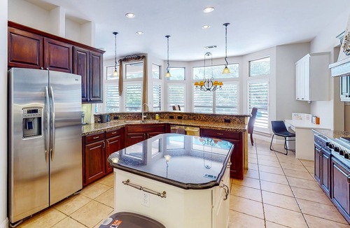 Lakeway House | Whispering Palms | House in Lakeway with a private pool & hot tub