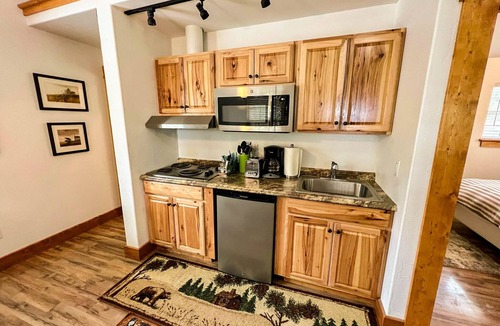 Lakeside Cabin | Whispering Pines cabin rentals