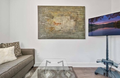 White Plains Apartment | White Plains Studio BR | Gym + Pool | 24hr Doorman