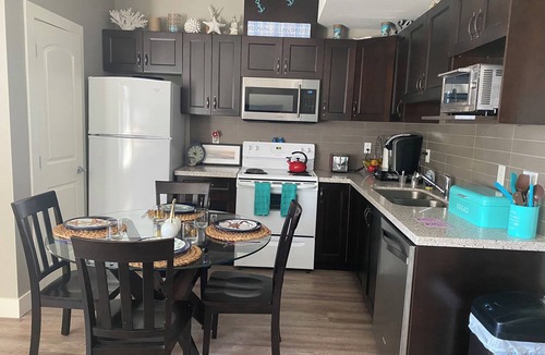 White Rock House | White Rock Beach Getaway