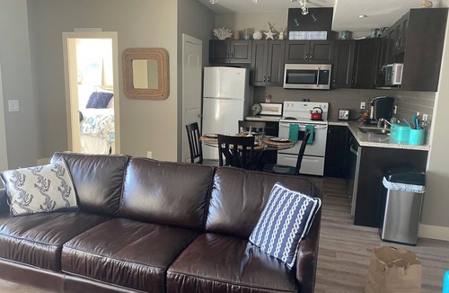 White Rock House | White Rock Beach Getaway
