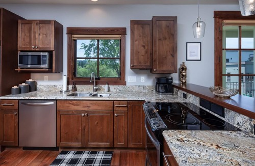 Whitefish House | Whitefish Wanderlust! Pristine 3 bed downtown!
