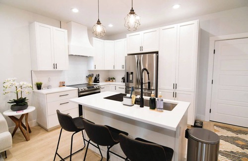 Veterans Park House | Whitewater Getaway-Charming 3-bedroom townhome with WiFi, AC in brilliant Boise