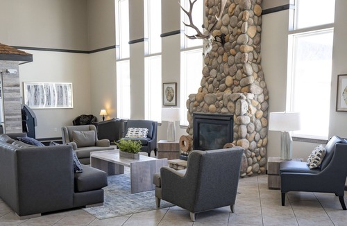 Big Sky Hotel | Whitewater Inn
