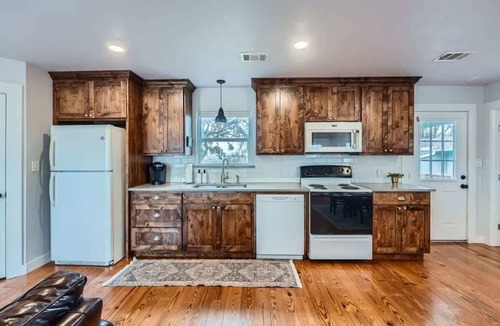 Georgetown House | Wilbarger Villa-Sunsets Overlooking SWU & Downtown