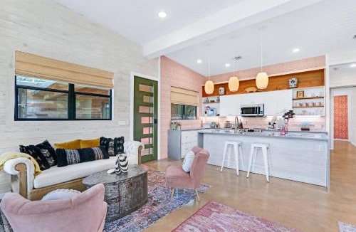 Wimberley House | Wild Candy-Blue Yodel