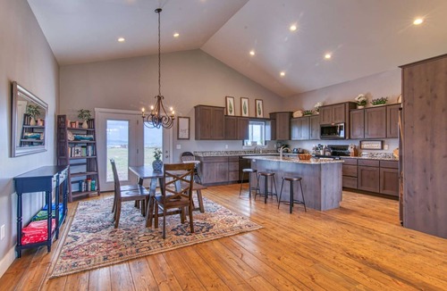 Driggs House | Wild Cat Cabin ⁓ Hot Tub ⁓ Teton Views ⁓ Foosball ⁓ Near Grand Targhee Resort