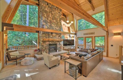 Alpine House | Wild Huckleberry Alpine Cabin Fireplace and Deck!