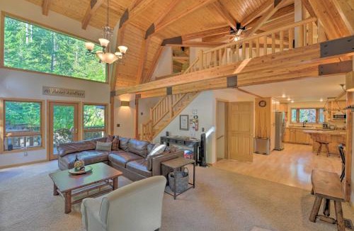 Alpine House | Wild Huckleberry Alpine Cabin Fireplace and Deck!