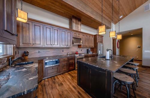 Eureka House | Wilderness Club Lakefront Lodge
