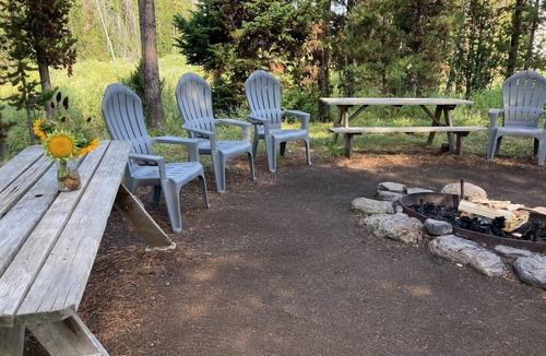 Flagg Ranch Bed & Breakfast | Wilderness Trails Outfitters - Bedroll and Breakfast ™