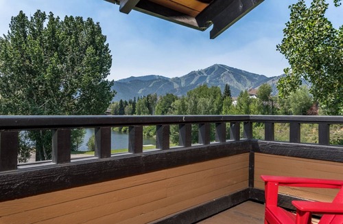 Elkhorn Condo | Wildflower Condo 679- Mountain & Lake Views in the Heart of Sun Valley Resort